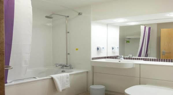 Premier Inn Leeds City Centre Buitenkant foto